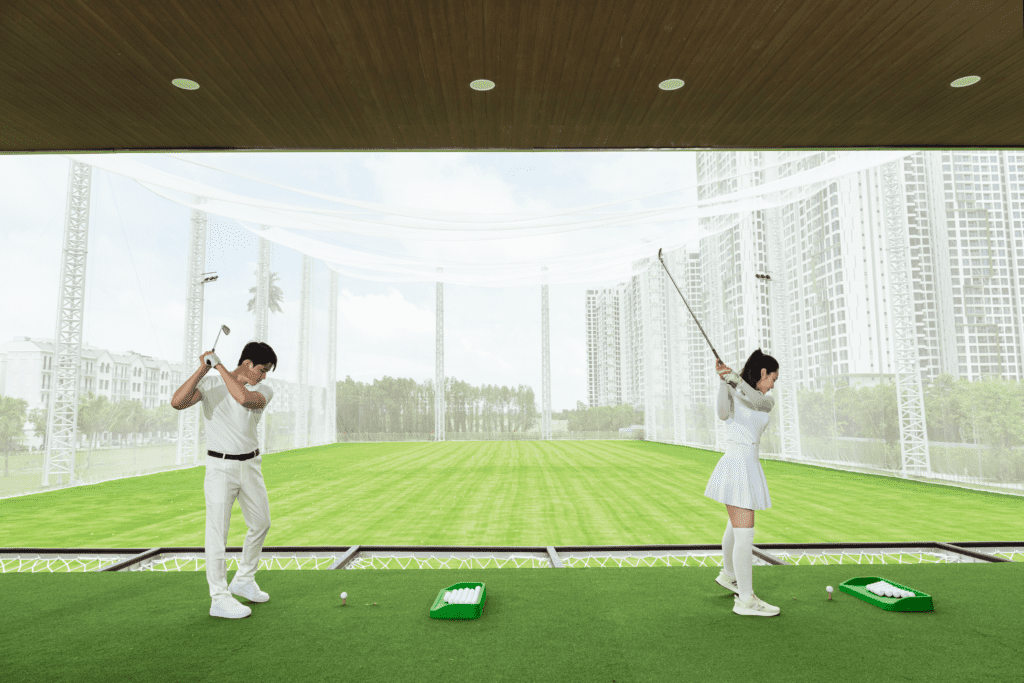 Đội ngũ chuyên nghiệp tại sân golf Vinhomes Grand Park 